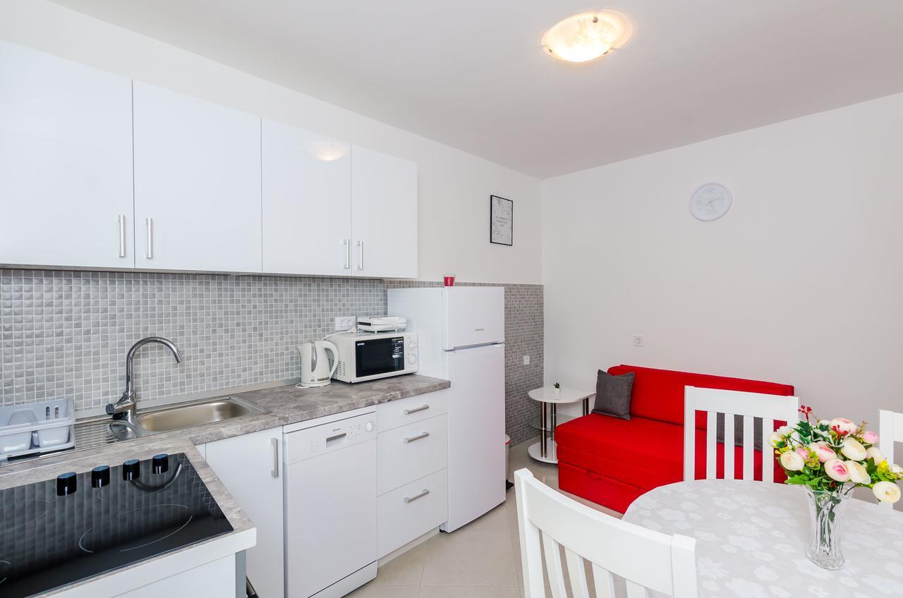 Nenada Apartment *